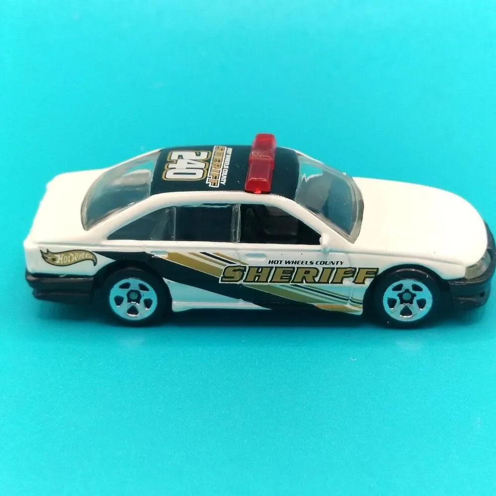 Hot Wheels Sheriff Police Car White Gold Black Street Rodder Diecast Toy Vehicle